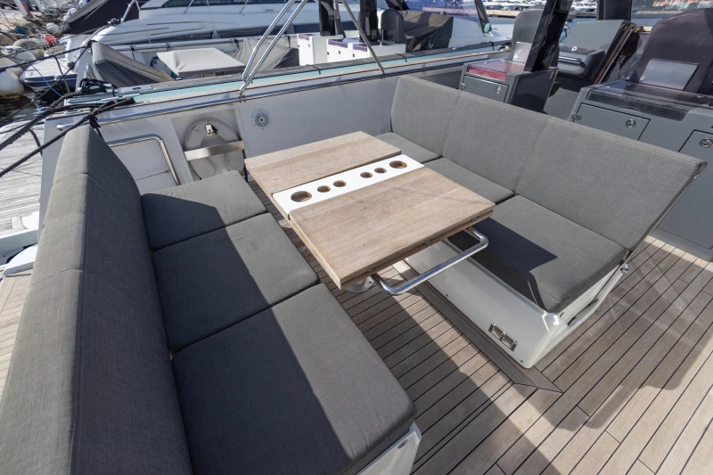 Fjord 40 Open For Sale - Saloon