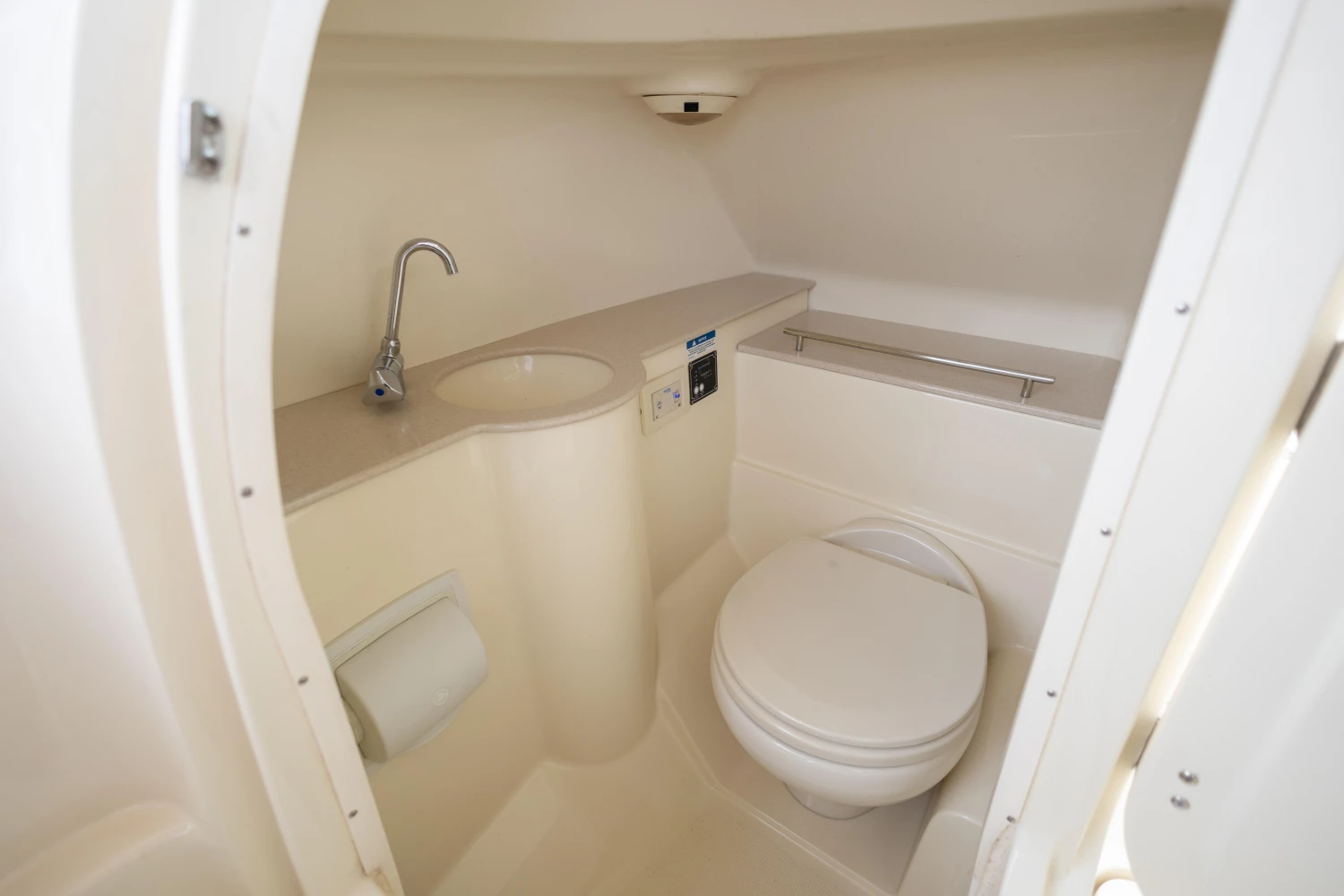 Chris-Craft Calypso 26 For Sale