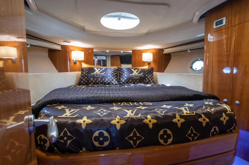 Cranchi 47 Mediterranee For Sale - Master Cabin