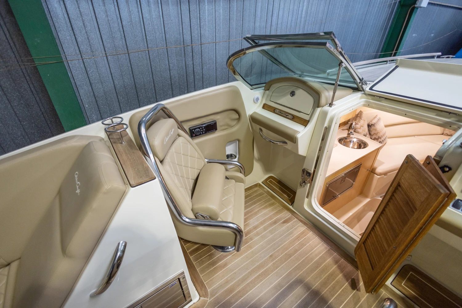 Chris-Craft Corsair 32 For Sale