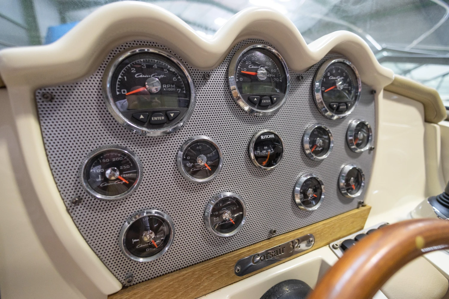 Chris-Craft Corsair 32 For Sale