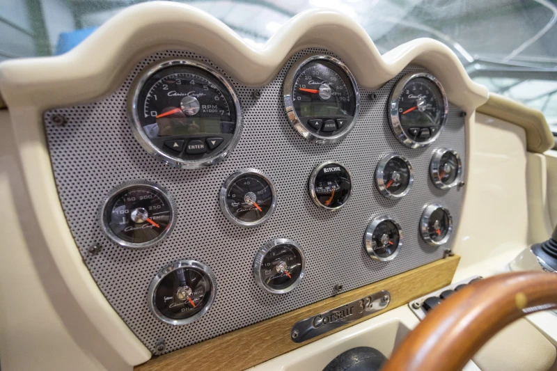 Chris-Craft Corsair 32 For Sale