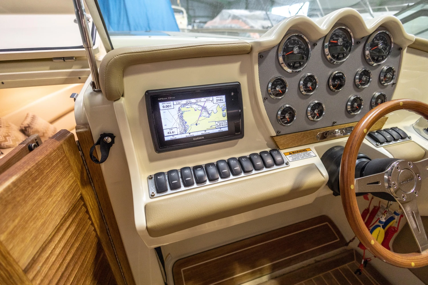 Chris-Craft Corsair 32 For Sale