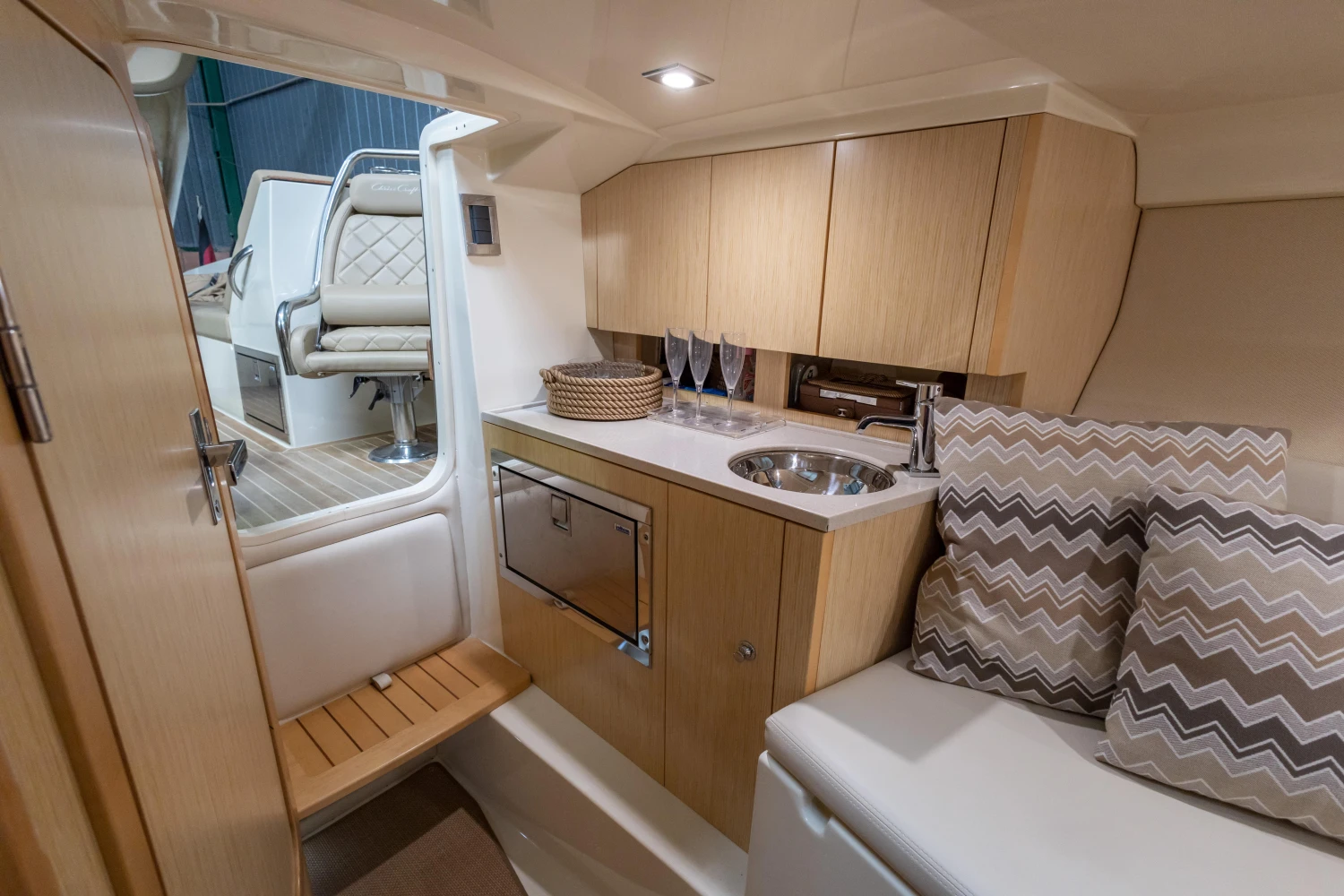 Chris-Craft Corsair 32 For Sale