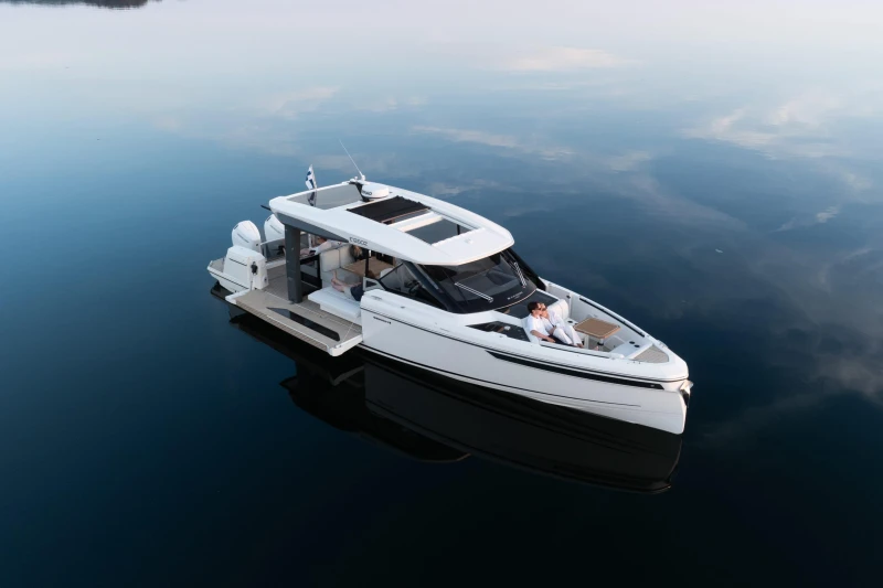 2025 Saxdor 400 GTO yacht cruising on calm waters, showcasing luxury and elegance.